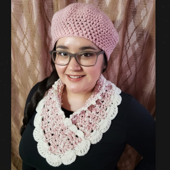 impeccable yarn Accessories - Handcrafted Beret hat and a Neckwarmer set.